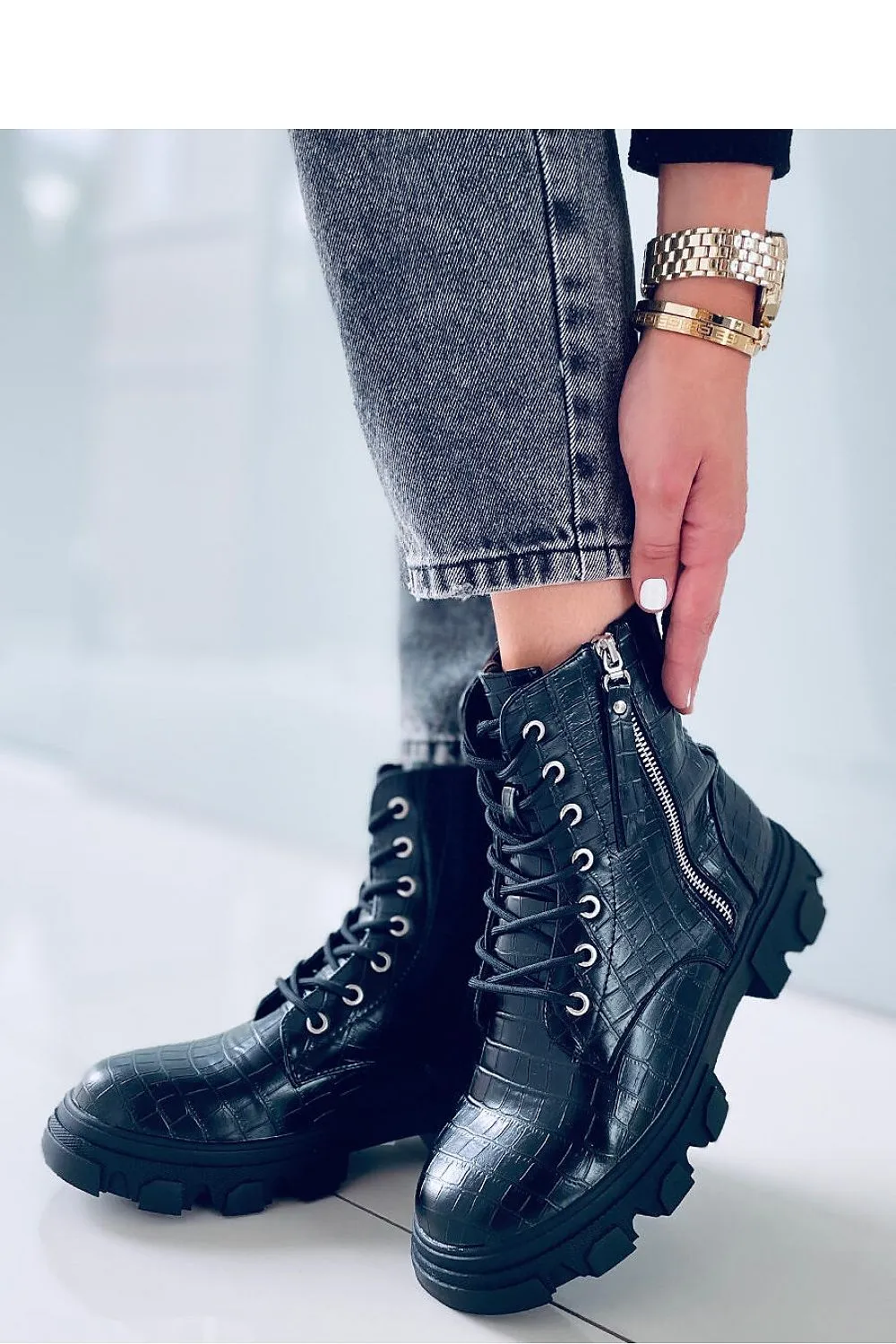 Boots model 170588 Inello